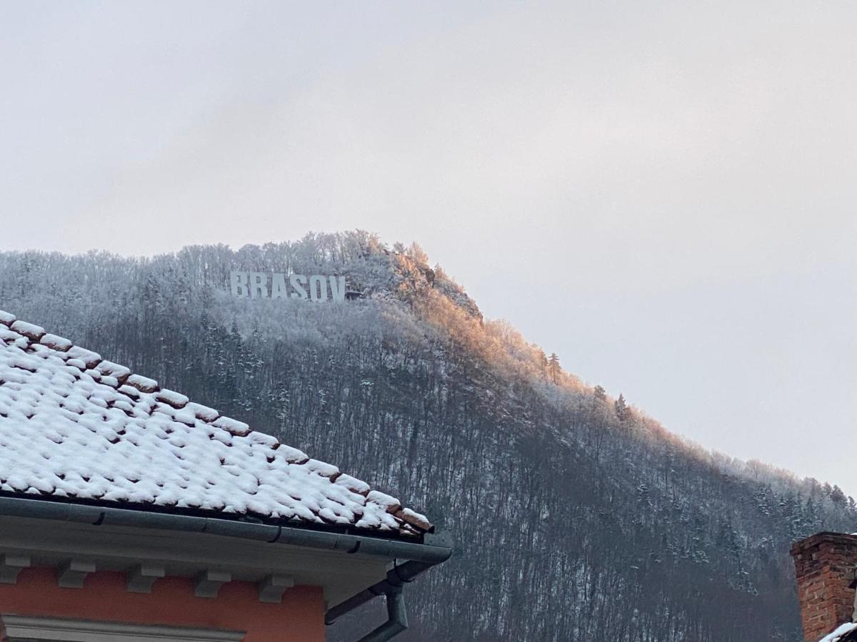 White Moon Apartment Brasov Ngoại thất bức ảnh