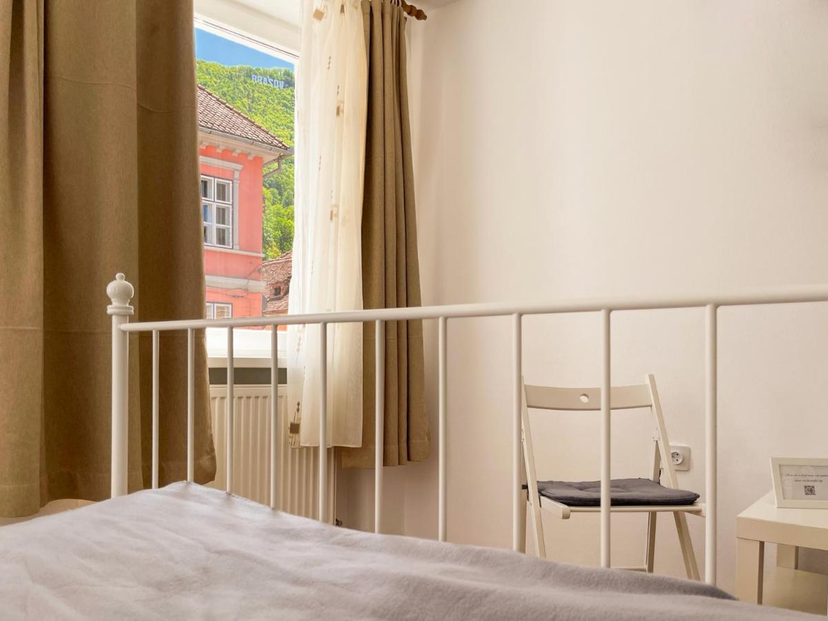 White Moon Apartment Brasov Ngoại thất bức ảnh
