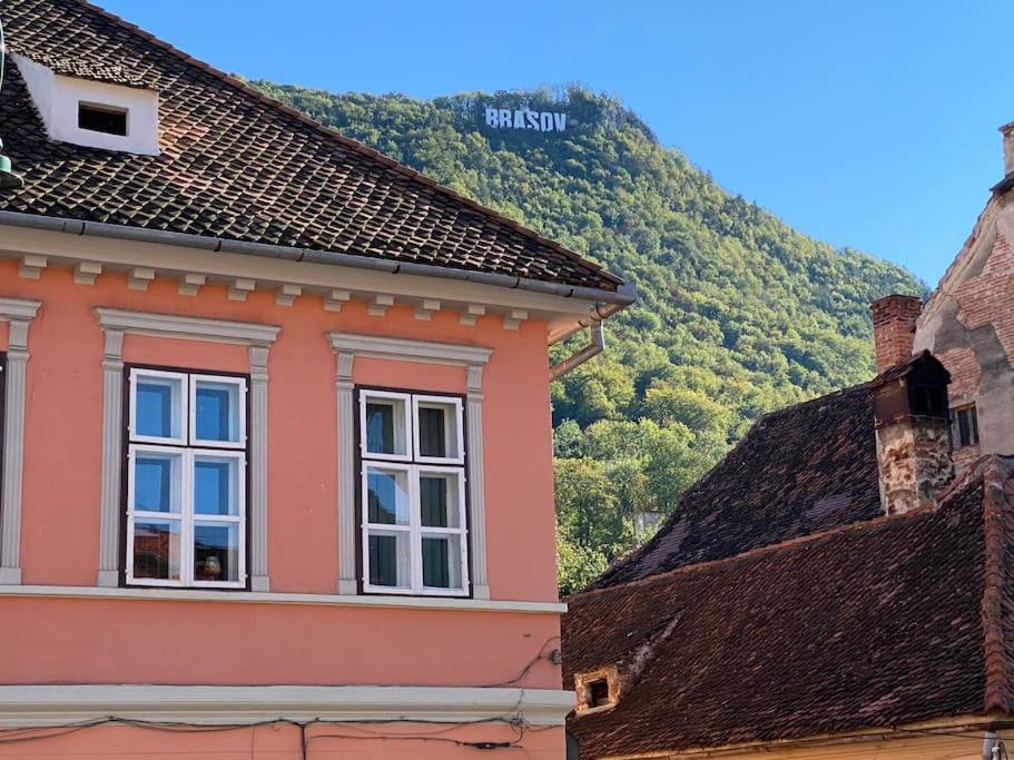 White Moon Apartment Brasov Ngoại thất bức ảnh