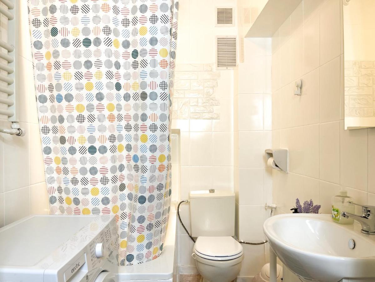 White Moon Apartment Brasov Ngoại thất bức ảnh