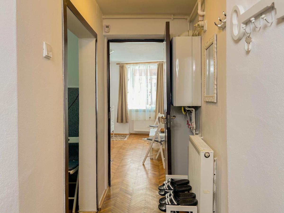 White Moon Apartment Brasov Ngoại thất bức ảnh