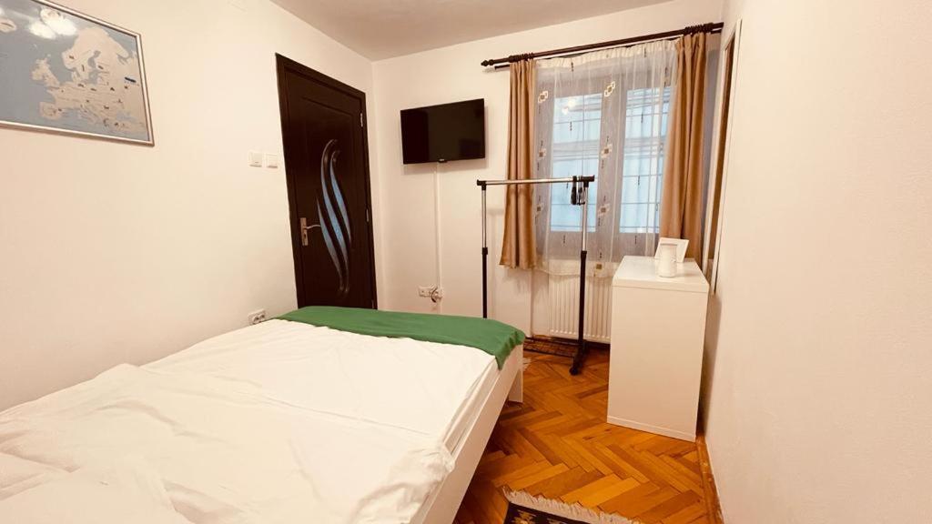 White Moon Apartment Brasov Ngoại thất bức ảnh