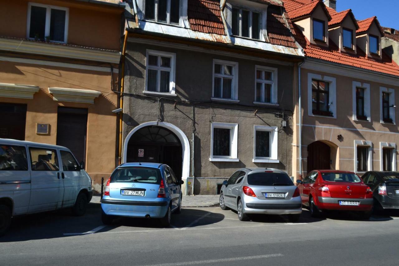 White Moon Apartment Brasov Ngoại thất bức ảnh